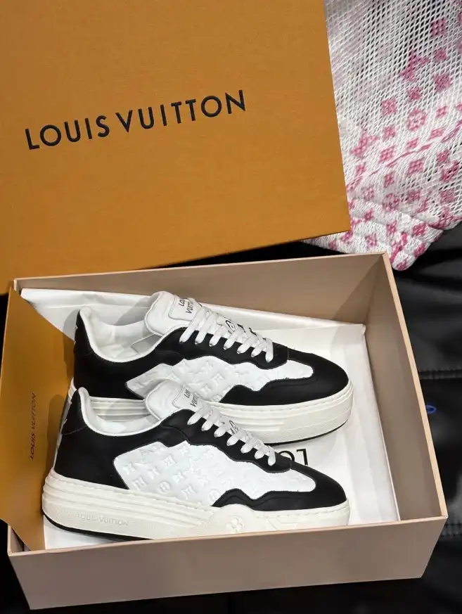 hype Louis Vuitton Sneakers