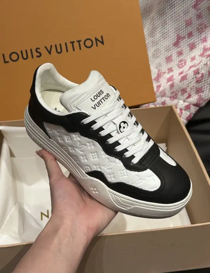 hype Louis Vuitton Sneakers