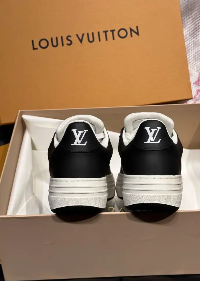 hype Louis Vuitton Sneakers