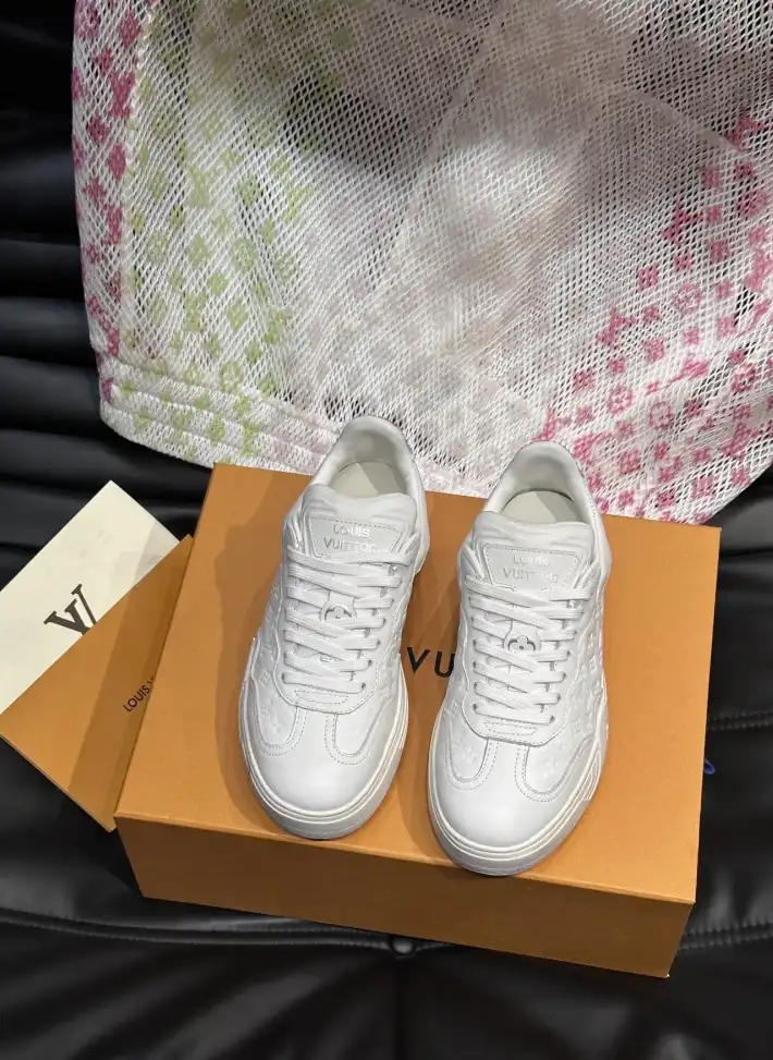 hype Louis Vuitton Sneakers