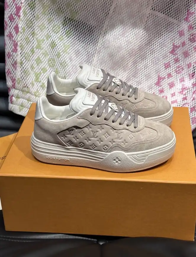 hype Louis Vuitton Sneakers