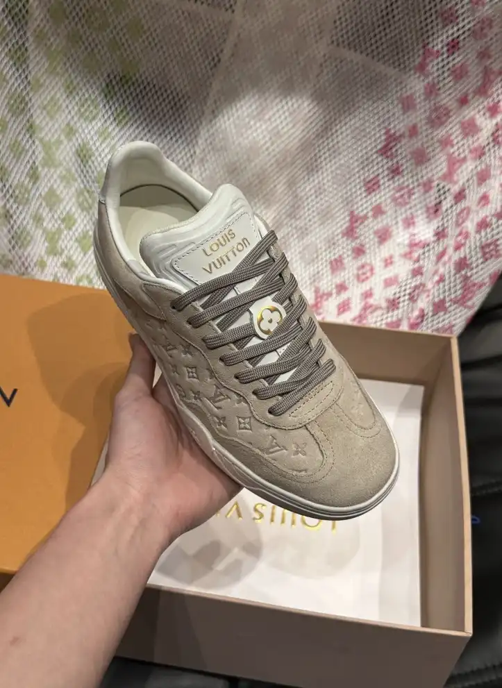 hype Louis Vuitton Sneakers