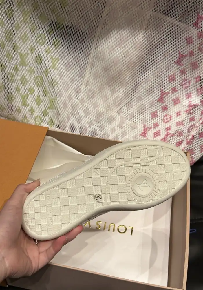 hype Louis Vuitton Sneakers