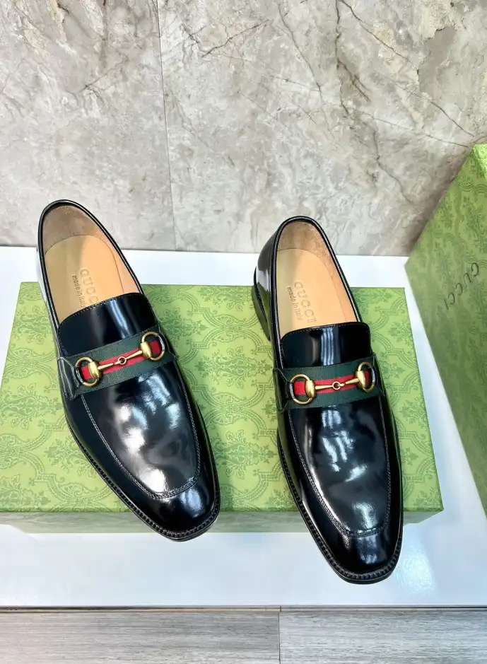 hype Gucci Slippers