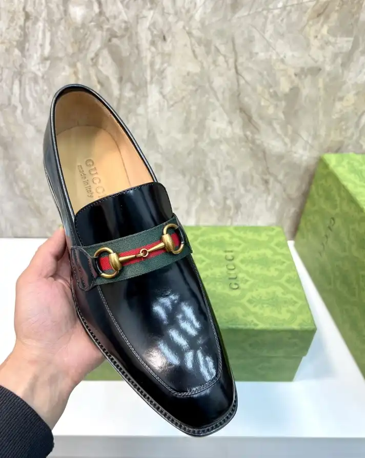 hype Gucci Slippers