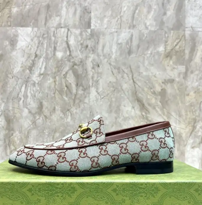 hype Gucci Slippers