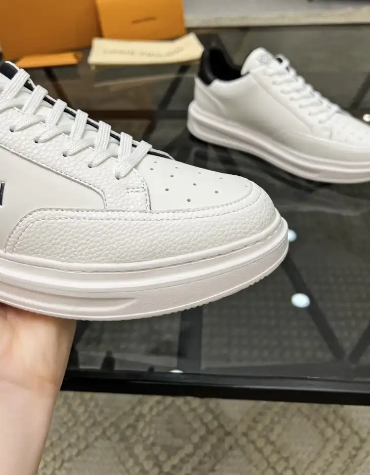 hype Louis Vuitton Sneakers