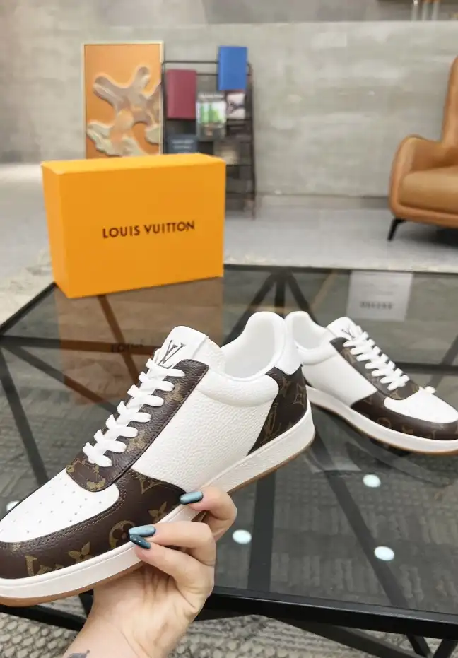 hype Louis Vuitton Sneakers