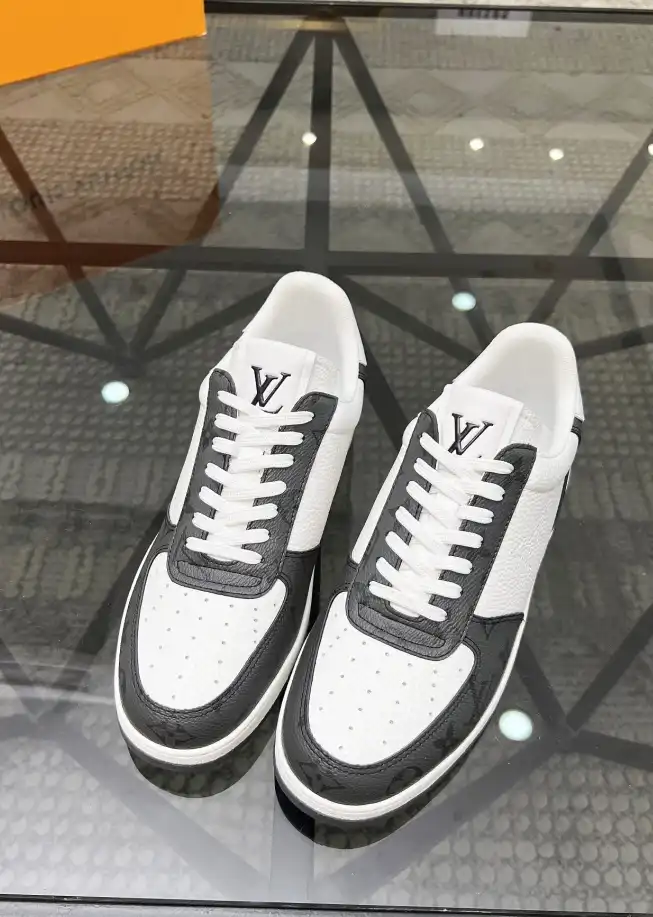 hype Louis Vuitton Sneakers