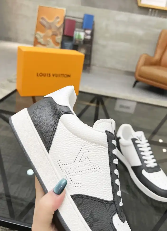 hype Louis Vuitton Sneakers