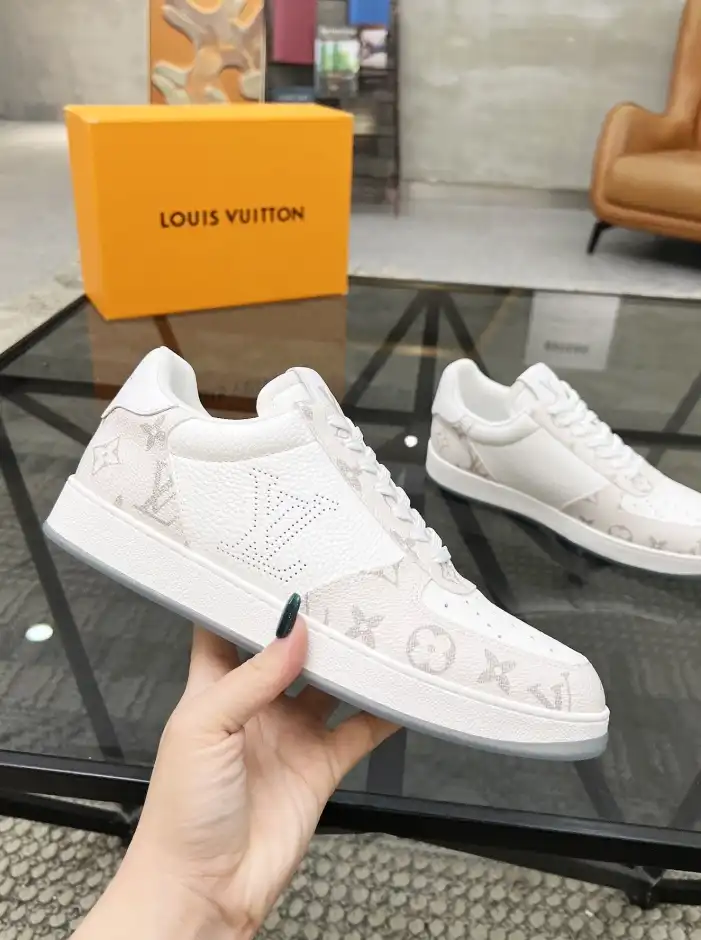 hype Louis Vuitton Sneakers