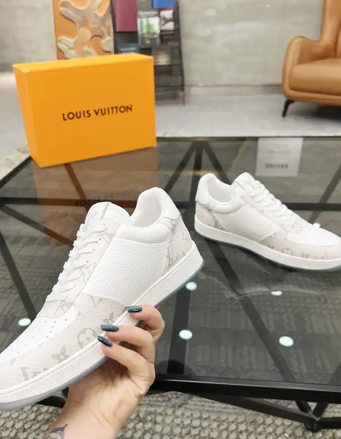 hype Louis Vuitton Sneakers