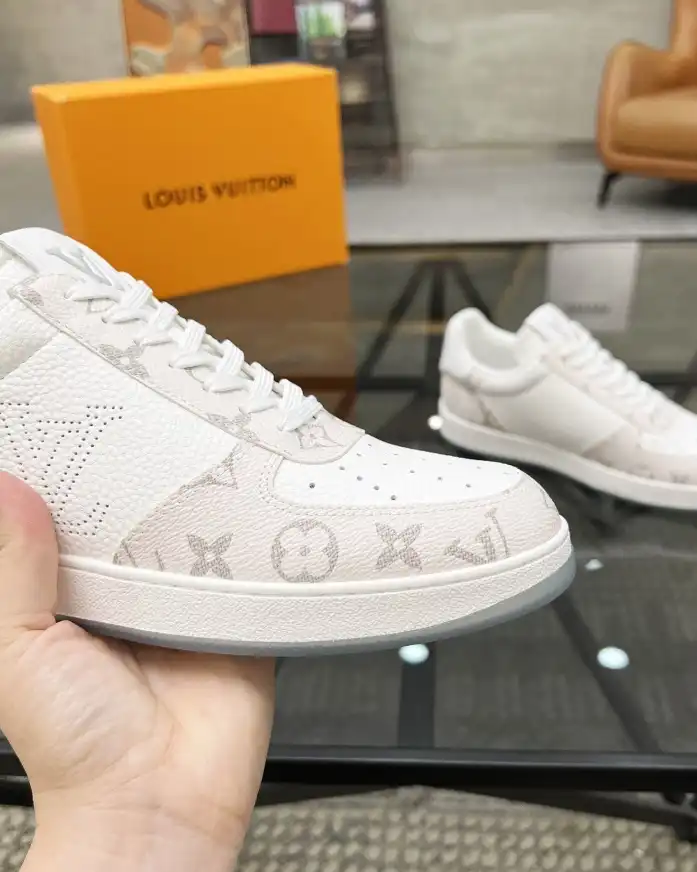 hype Louis Vuitton Sneakers