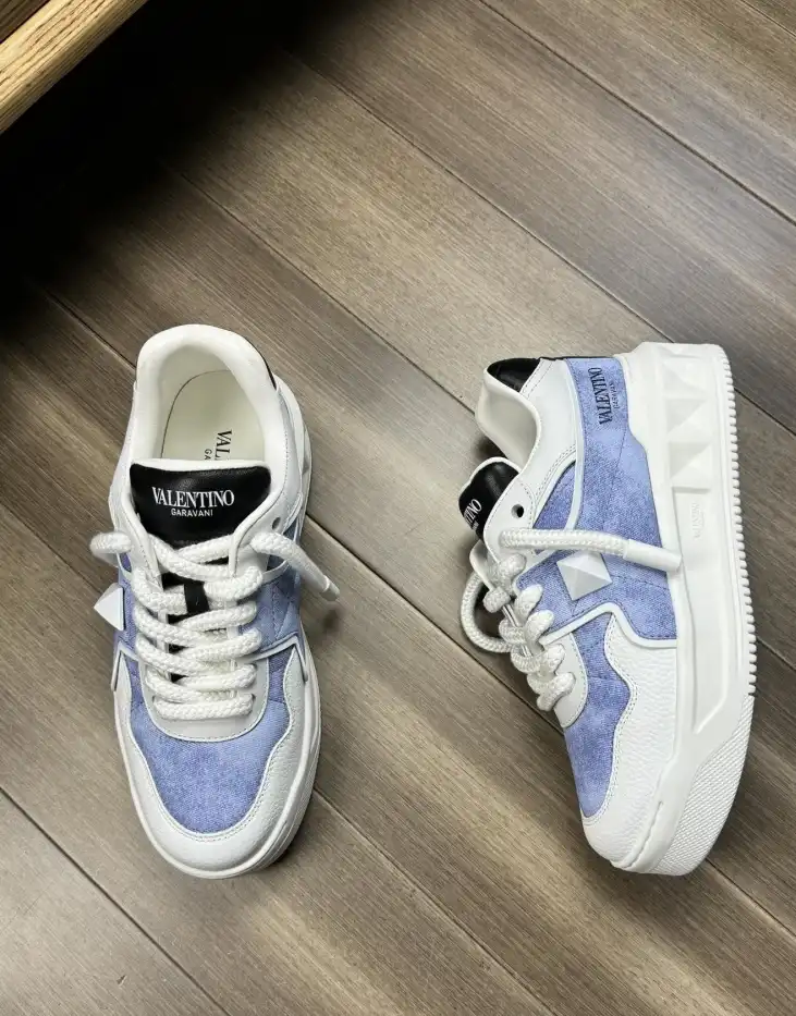 hype Valentino Sneakers