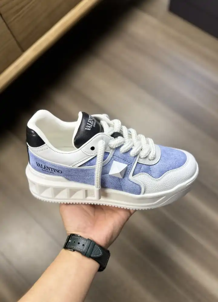 hype Valentino Sneakers