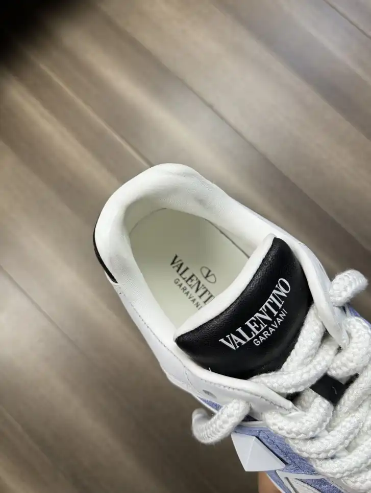 hype Valentino Sneakers