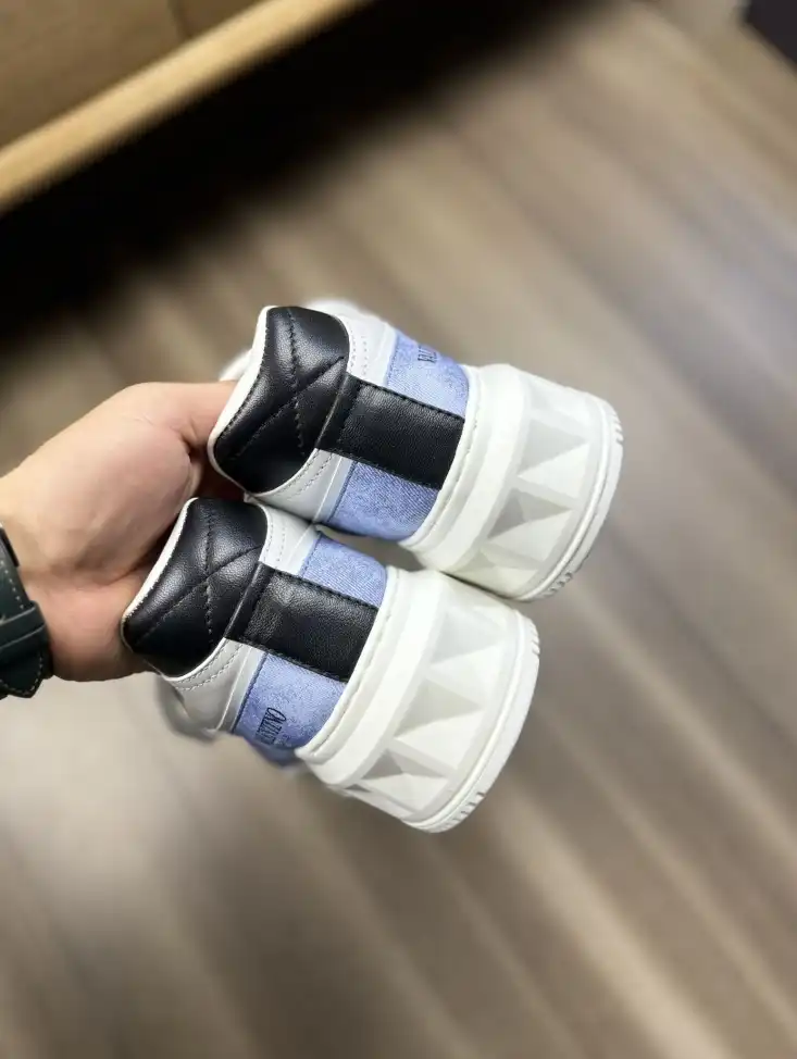 hype Valentino Sneakers