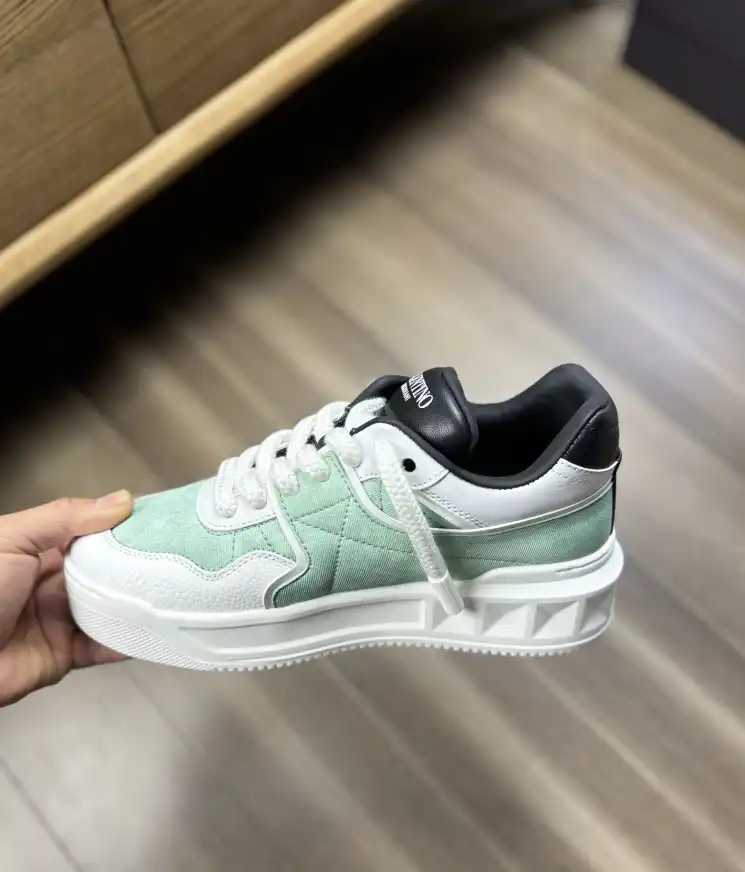 hype Valentino Sneakers