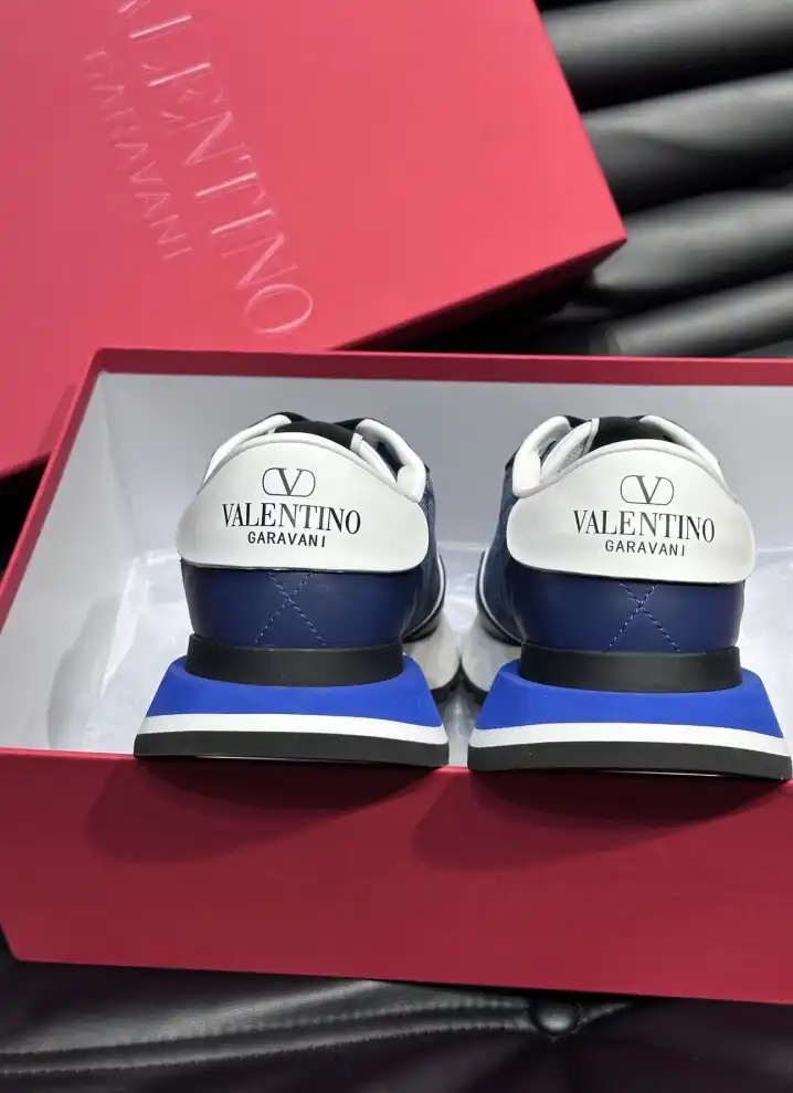 hype Valentino Sneakers