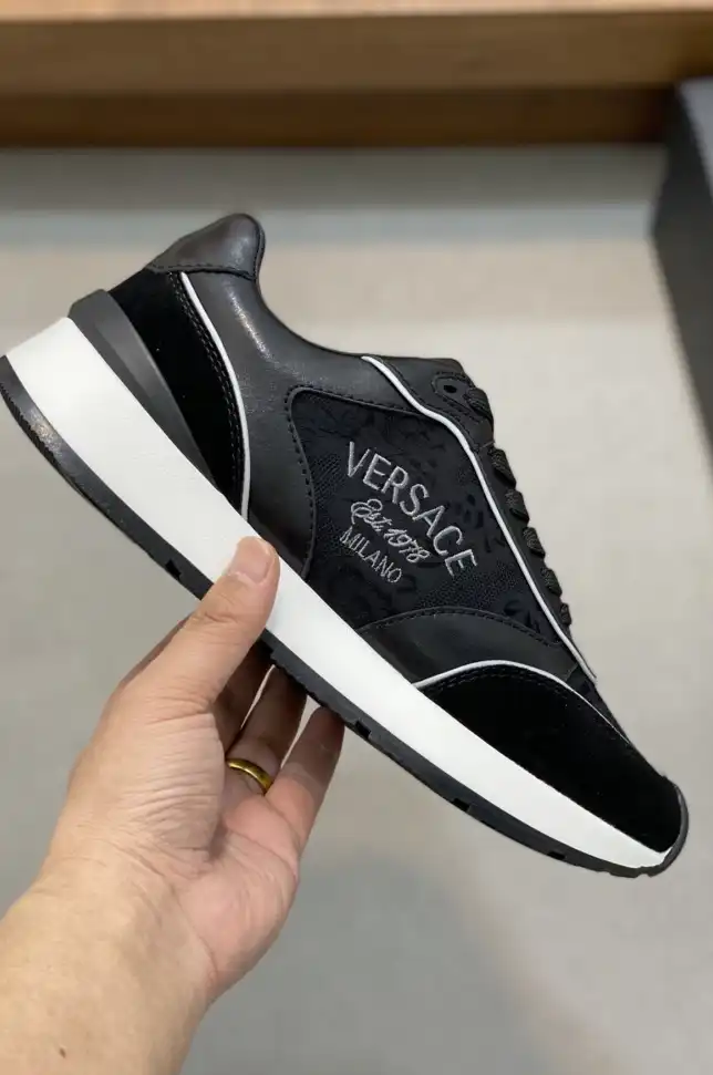 hype Givenchy Sneakers