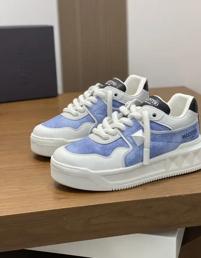 hype Valentino Sneakers