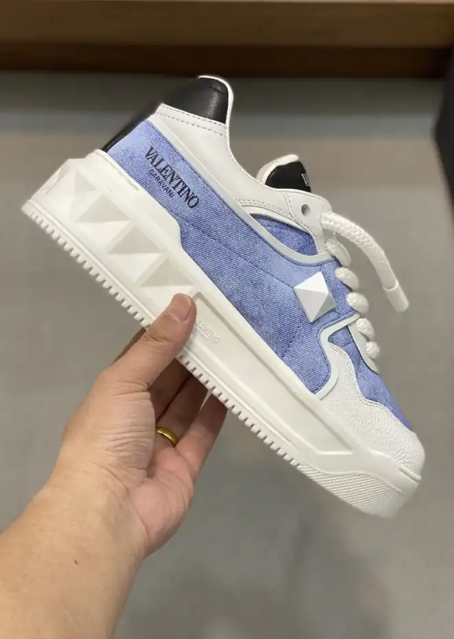 hype Valentino Sneakers