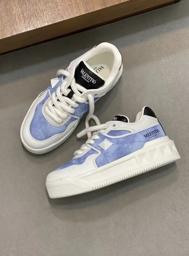 hype Valentino Sneakers