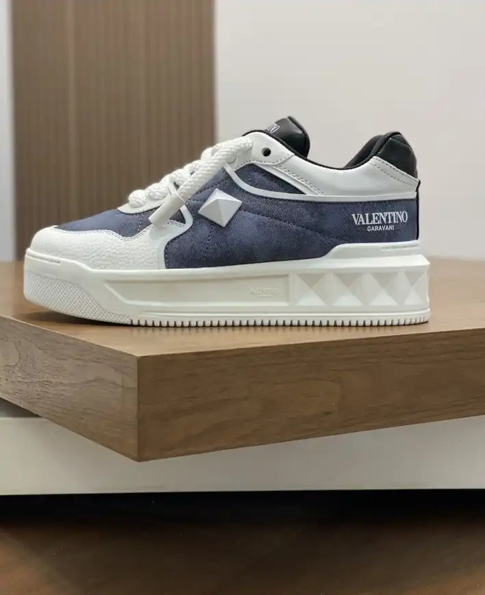 hype Valentino Sneakers