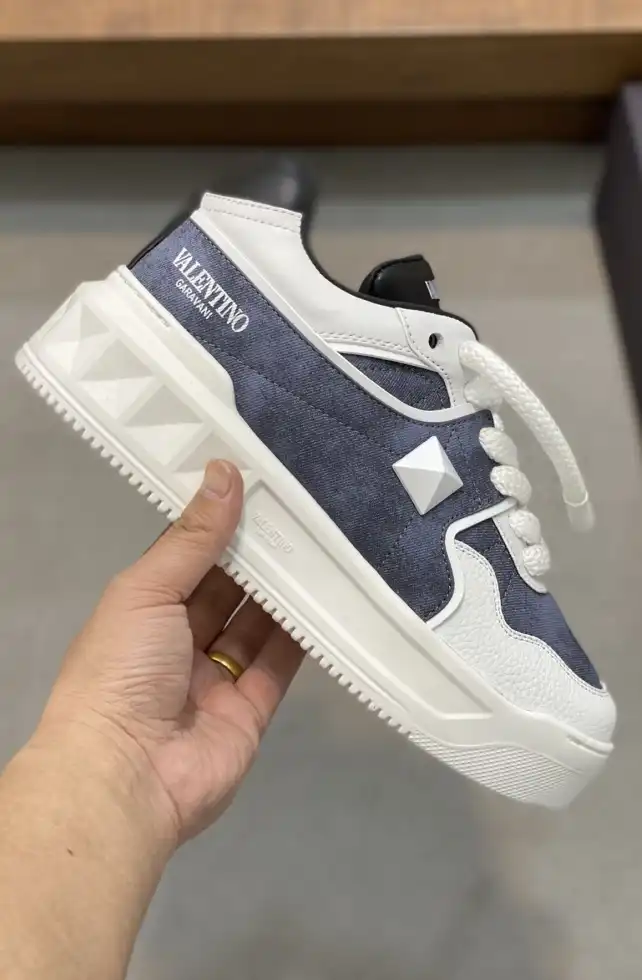 hype Valentino Sneakers