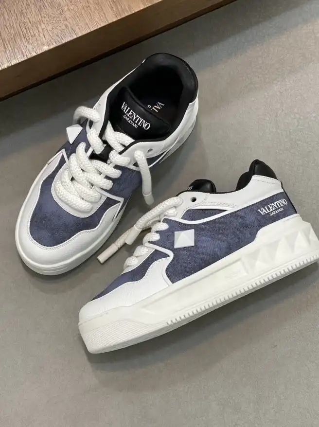 hype Valentino Sneakers