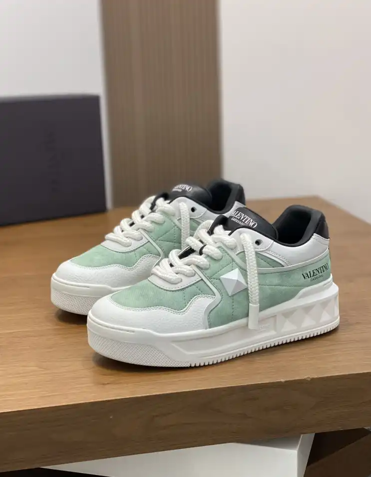 hype Valentino Sneakers