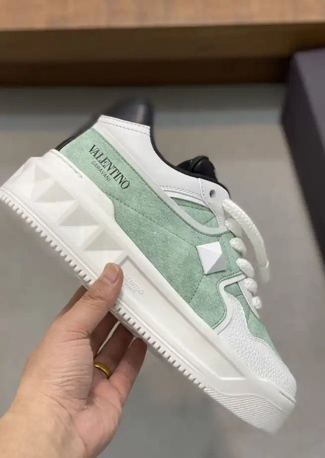 hype Valentino Sneakers