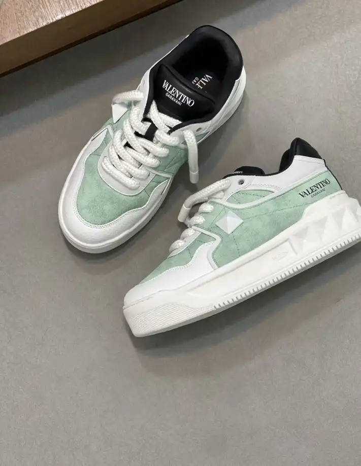 hype Valentino Sneakers