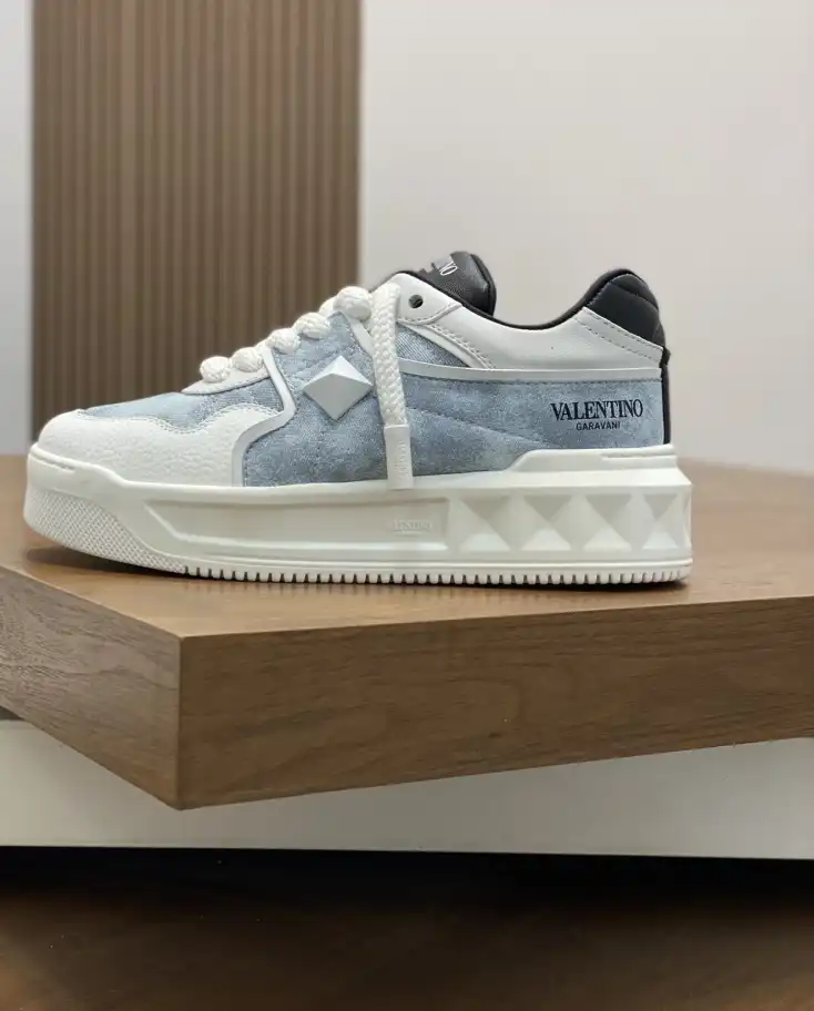 hype Valentino Sneakers