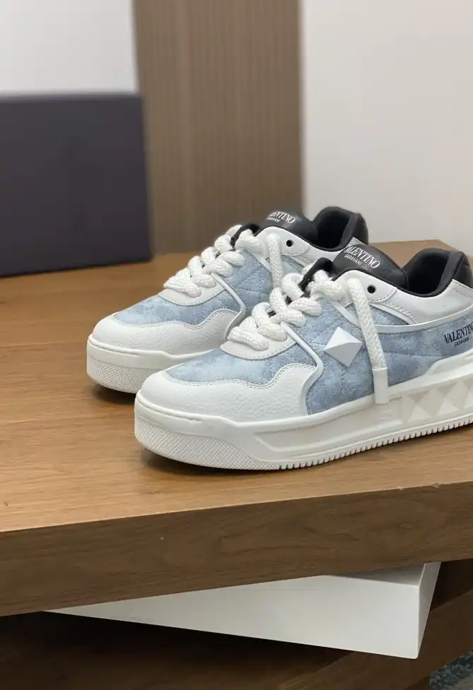 hype Valentino Sneakers