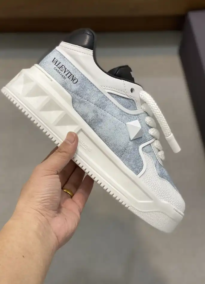 hype Valentino Sneakers