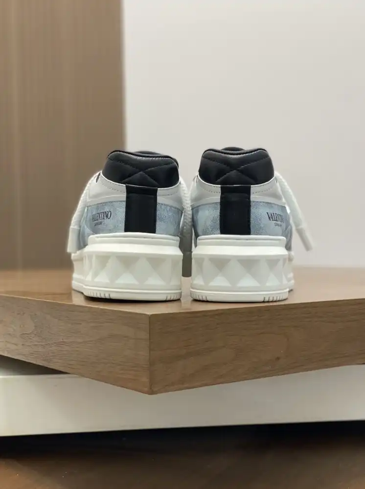 hype Valentino Sneakers