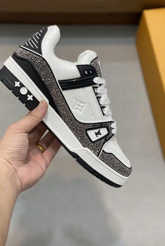 hype Louis Vuitton Sneakers