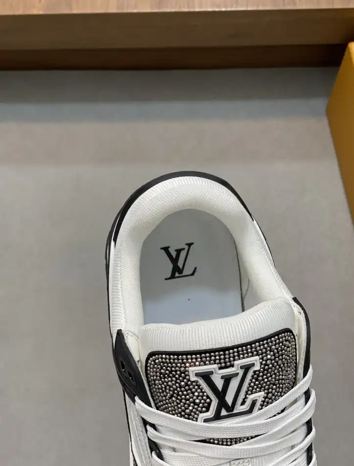 hype Louis Vuitton Sneakers