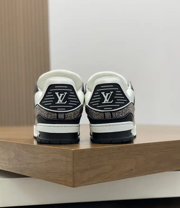 hype Louis Vuitton Sneakers