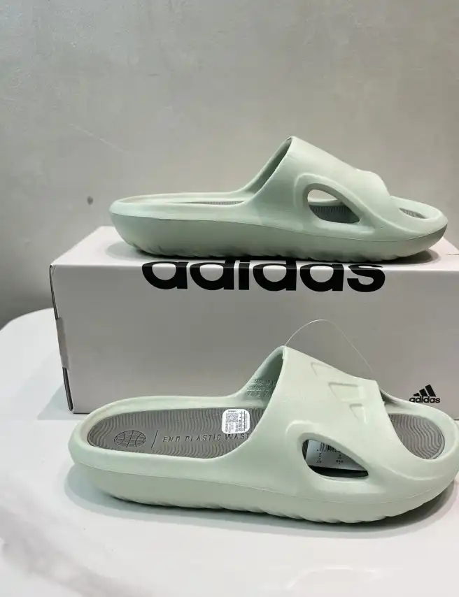 hype Adidas slippers