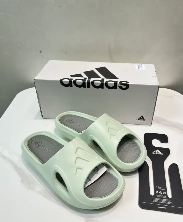 hype Adidas slippers