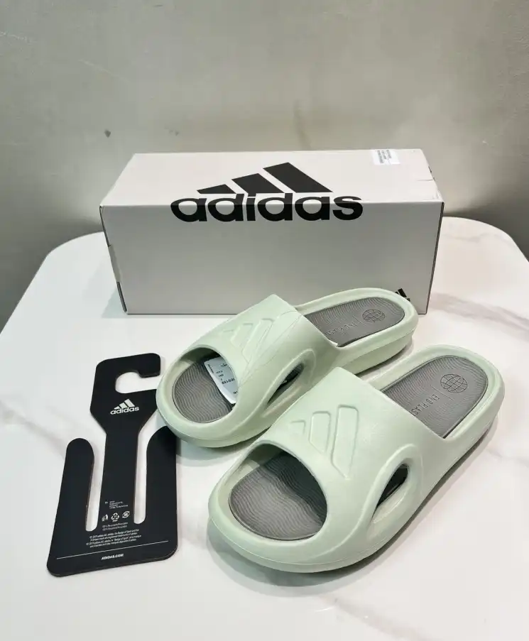 hype Adidas slippers