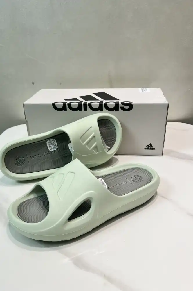 hype Adidas slippers