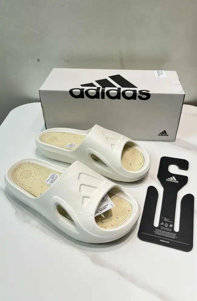 hype Adidas slippers