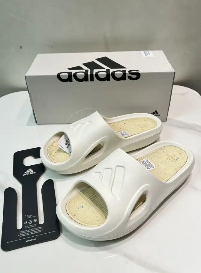 hype Adidas slippers