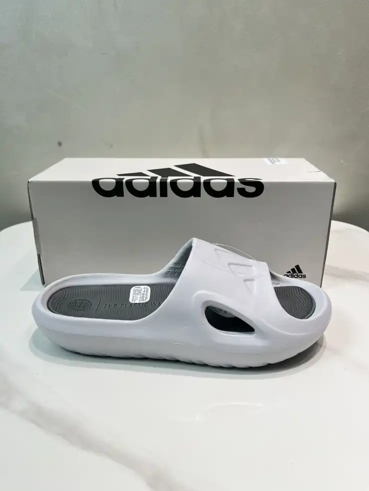 hype Adidas slippers