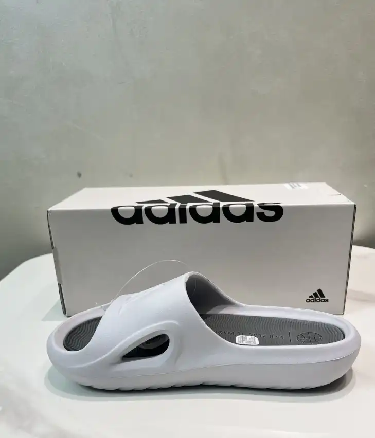 hype Adidas slippers