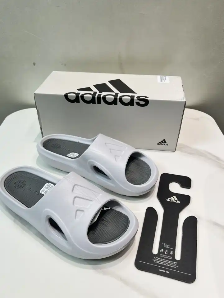 hype Adidas slippers