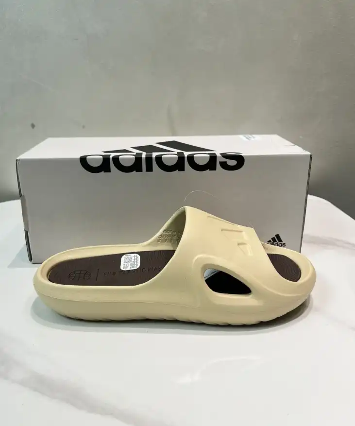 hype Adidas slippers